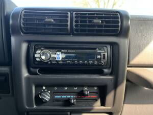 Bild 20/38 von Jeep Wrangler Sport Hardtop 2.5 (1997)