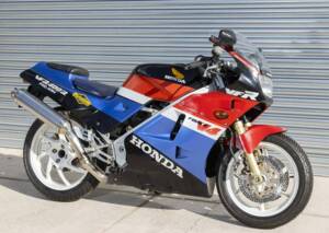 Bild 3/47 von Honda VFR 400 R (1988)