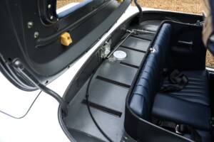 Afbeelding 8/50 van Mercedes-Benz 300 SL (1989)