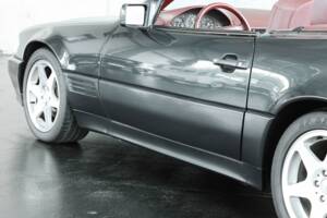 Image 34/37 of Mercedes-Benz SL 500 (1995)