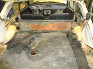 Image 7/34 of MG MGB GT (1970)