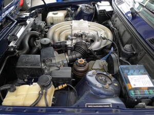 Image 12/37 of BMW 325i (1991)