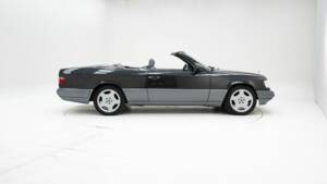 Bild 6/15 von Mercedes-Benz E 220 (1994)