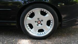 Image 20/50 of Jaguar XKR (1998)