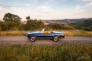 Image 4/79 de Mercedes-Benz 280 SL (1969)