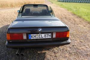 Immagine 8/8 di BMW 320i (1987)