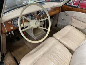 Bild 12/20 von BMW 502 - 3.2 Litre Super (1961)