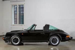 Bild 2/32 von Porsche 911 Carrera 3.2 (1986)
