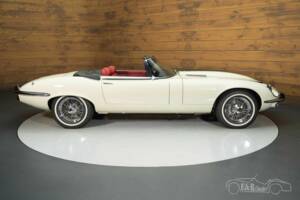 Afbeelding 16/19 van Jaguar E-Type V12 (1974)