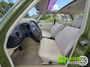Image 5/10 de Mercedes-Benz 240 D (1982)