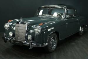 Bild 12/49 von Mercedes-Benz 220 SE (1960)