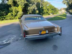 Bild 15/33 von Cadillac Fleetwood Eldorado Biarritz Coupe (1977)