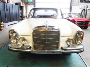 Image 1/50 of Mercedes-Benz 300 SE (1966)