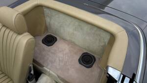 Image 15/24 de Mercedes-Benz 280 SL (1984)