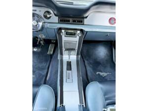 Image 34/36 of Ford Mustang Custom (1967)