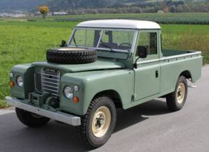 Image 3/12 de Land Rover 109 (1979)