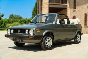 Image 1/50 de Volkswagen Golf Mk I Convertible 1.1 (1980)