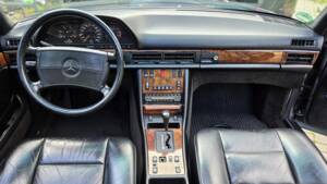 Image 26/32 of Mercedes-Benz 560 SEC (1991)