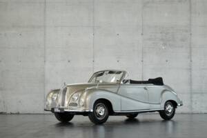 Immagine 2/50 di BMW 502 Baur (1955)