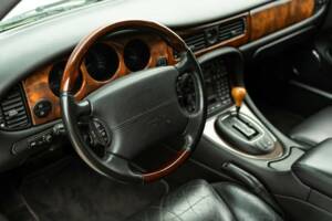 Bild 31/50 von Jaguar XJR 4.0 (2000)