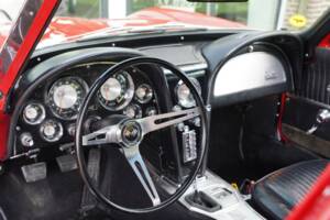 Image 24/50 of Chevrolet Corvette Sting Ray (1963)