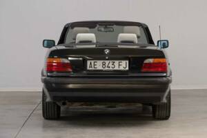 Afbeelding 8/46 van BMW 318i (1995)