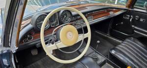 Image 16/34 of Mercedes-Benz 280 SE (1970)