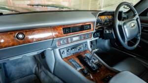 Image 21/34 of Jaguar XJS 5.3 V12 (1992)