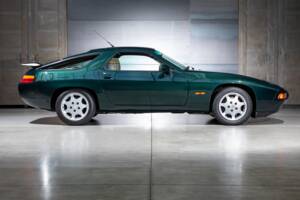 Immagine 5/22 di Porsche 928 S4 Clubsport (1988)