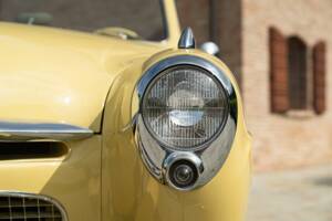 Image 32/50 of Studebaker Champion Regal DeLuxe Convertible (1950)