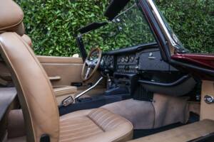 Bild 26/31 von Jaguar E-Type V12 (1974)