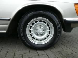 Afbeelding 23/23 van Mercedes-Benz 500 SL (1985)