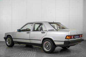 Image 6/50 of Mercedes-Benz 190 D (1984)
