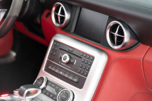 Image 36/48 of Mercedes-Benz SLS AMG Roadster (2012)