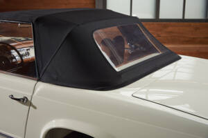 Image 22/55 of Mercedes-Benz 230 SL (1965)