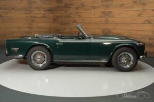 Image 7/19 of Triumph TR 250 (1968)