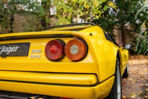 Bild 10/55 von Ferrari 328 GTS (1986)