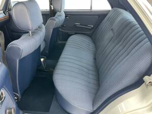 Bild 12/32 von Mercedes-Benz 300 D (1983)