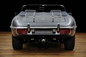 Image 6/17 de Jaguar E-Type (1970)