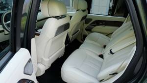 Image 36/61 of Land Rover Range Rover D350 (2025)