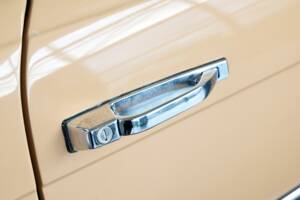 Bild 25/50 von Mercedes-Benz 450 SLC (1977)
