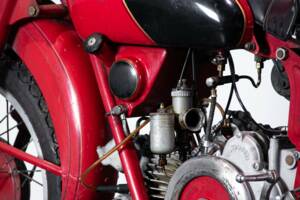 Image 31/50 de Moto Guzzi 250 SS (1950)