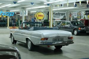 Image 7/50 of Mercedes-Benz 280 SE 3,5 (1970)