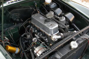 Image 16/27 of MG MGB (1969)