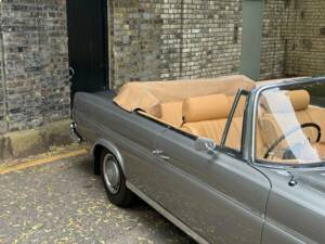 Bild 23/50 von Mercedes-Benz 220 SE b (1966)