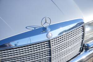 Image 11/25 of Mercedes-Benz 280 SE (1979)