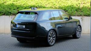 Image 4/61 of Land Rover Range Rover D350 (2025)
