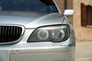 Image 21/50 de BMW 745d (2005)