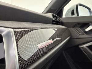 Image 25/28 of Audi RS Q3 (2019)