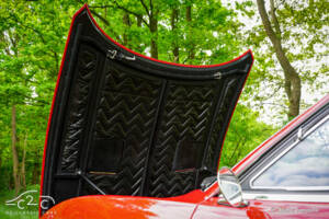 Image 25/80 de Ferrari 365 GTC&#x2F;4 (1972)